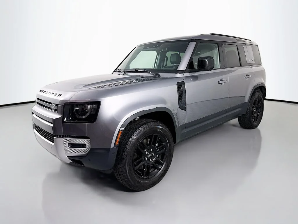 2024 Land Rover Defender 110 S P300's photo