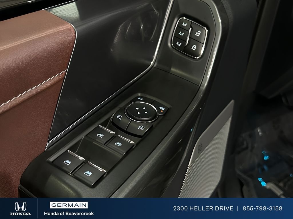 Used 2023 Iconic Silver Metallic Ford Lariat image 13