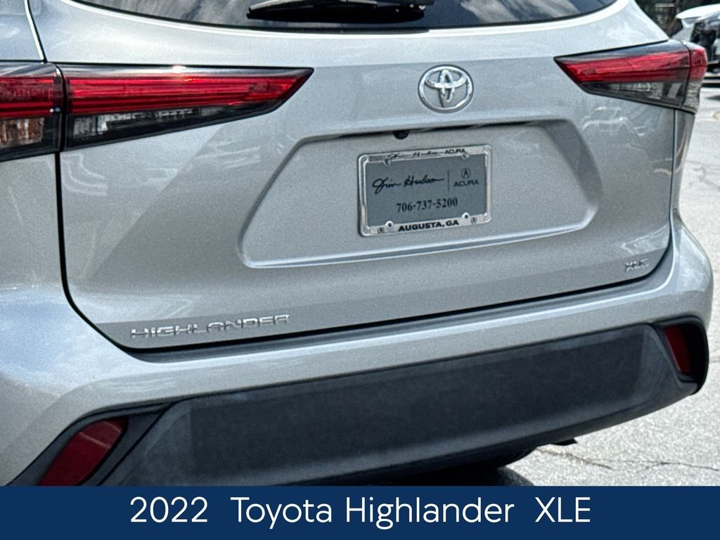 Used 2022 Silver Toyota XLE image 9