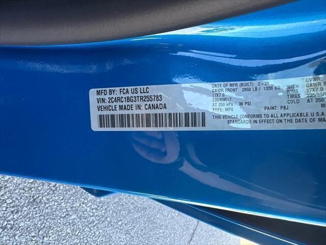 New 2026 Hydro Blue Pearl-Coat Exterior Paint Chrysler Select image 32