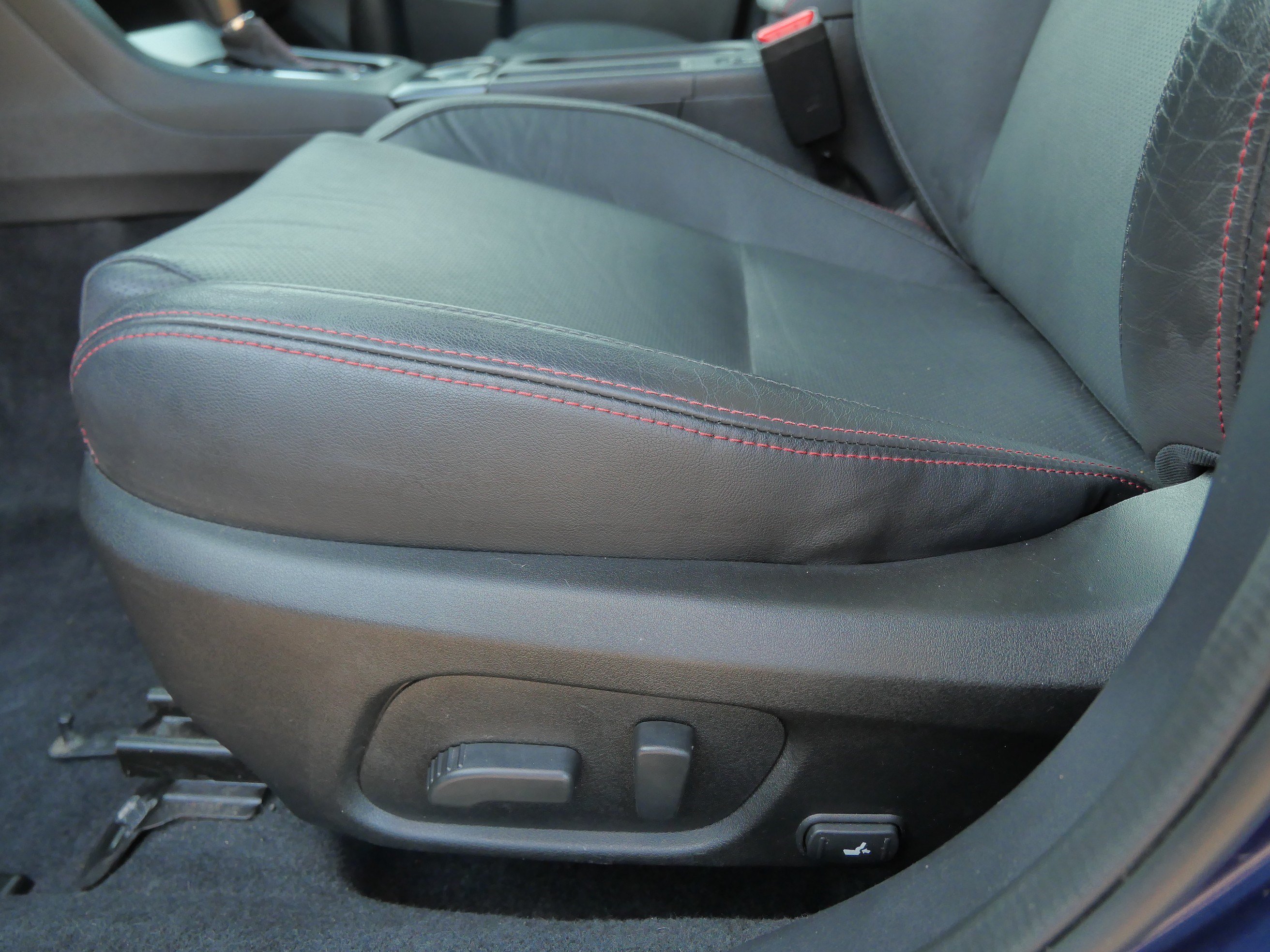 Used 2019 Lapis Blue Pearl Subaru Limited image 20