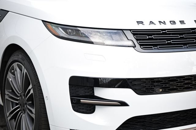 New 2026 Fuji White Land Rover Dynamic SE image 17