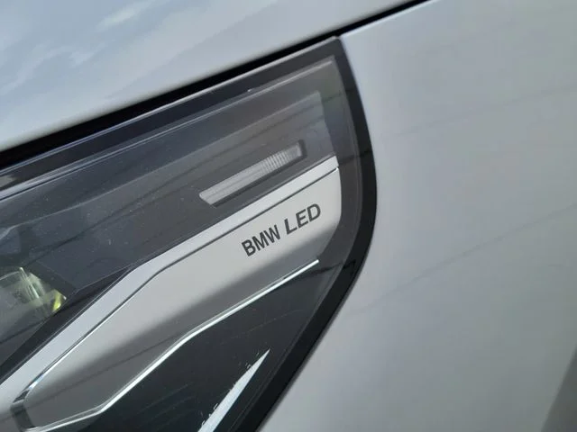 Used 2025 White Metallic BMW 530i image 40