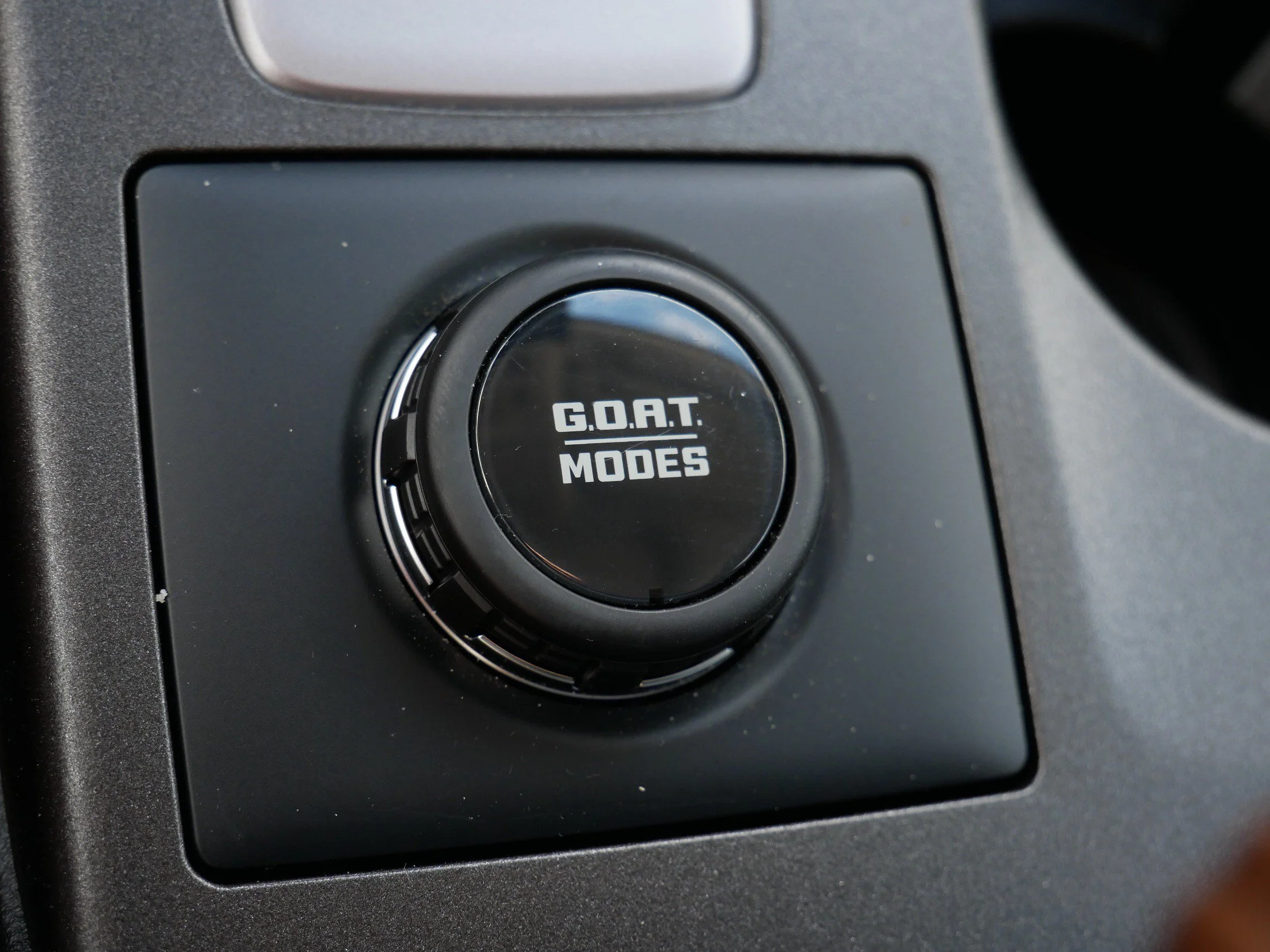 New 2026 Azure Gray Metallic Ford Outer Banks image 32