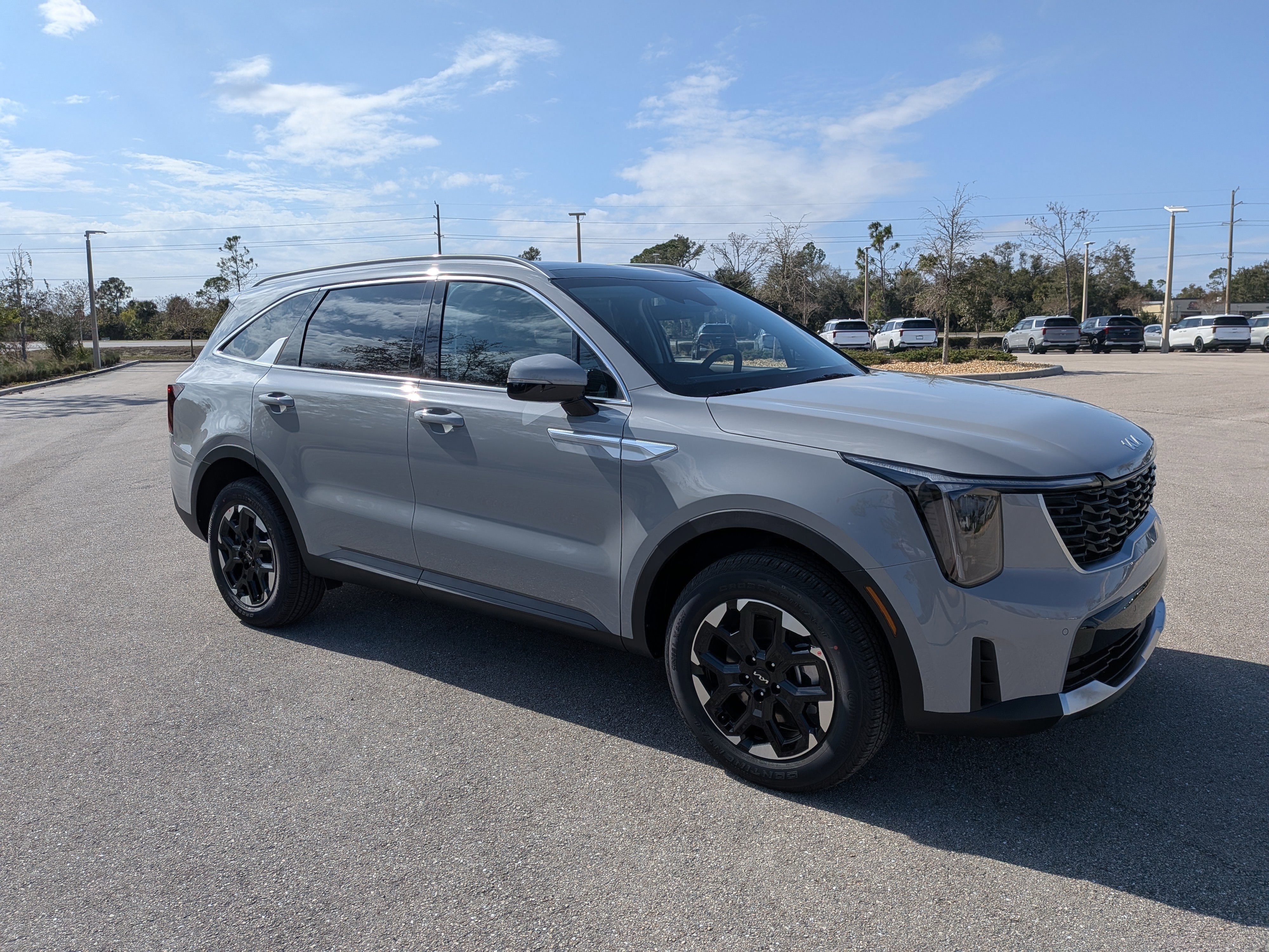 New 2026 Wolf Gray Kia S image 2