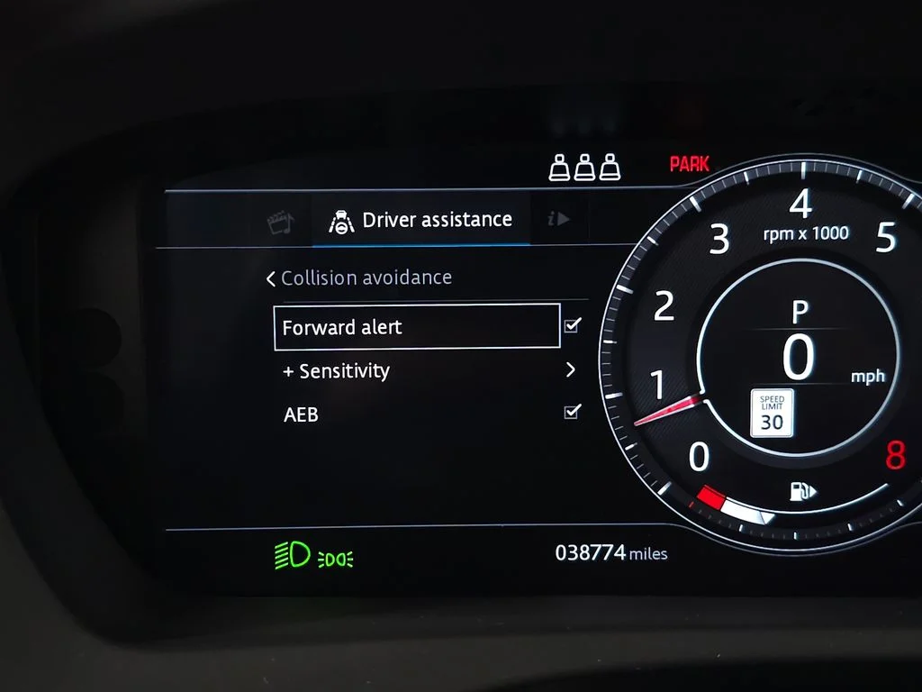 Used 2020  Jaguar 25t Prestige image 23