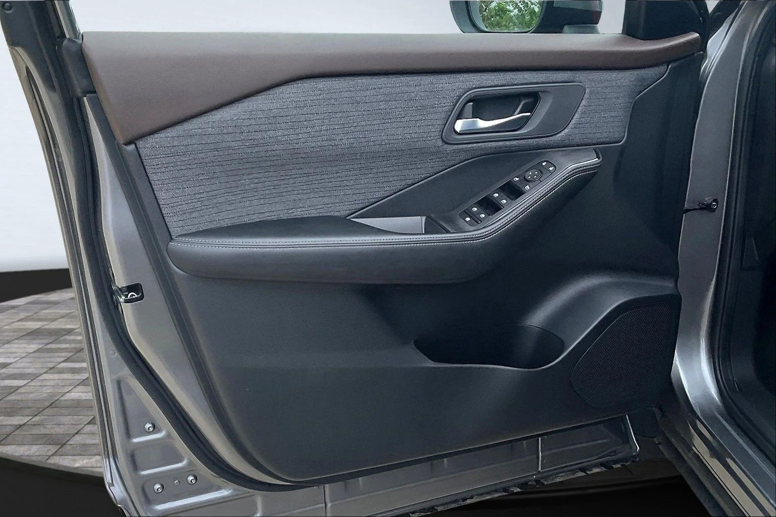 2023 Nissan Rogue SV - Photo 30