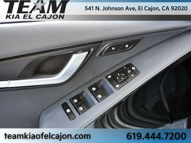 Used 2023 Gray Kia Wave image 24