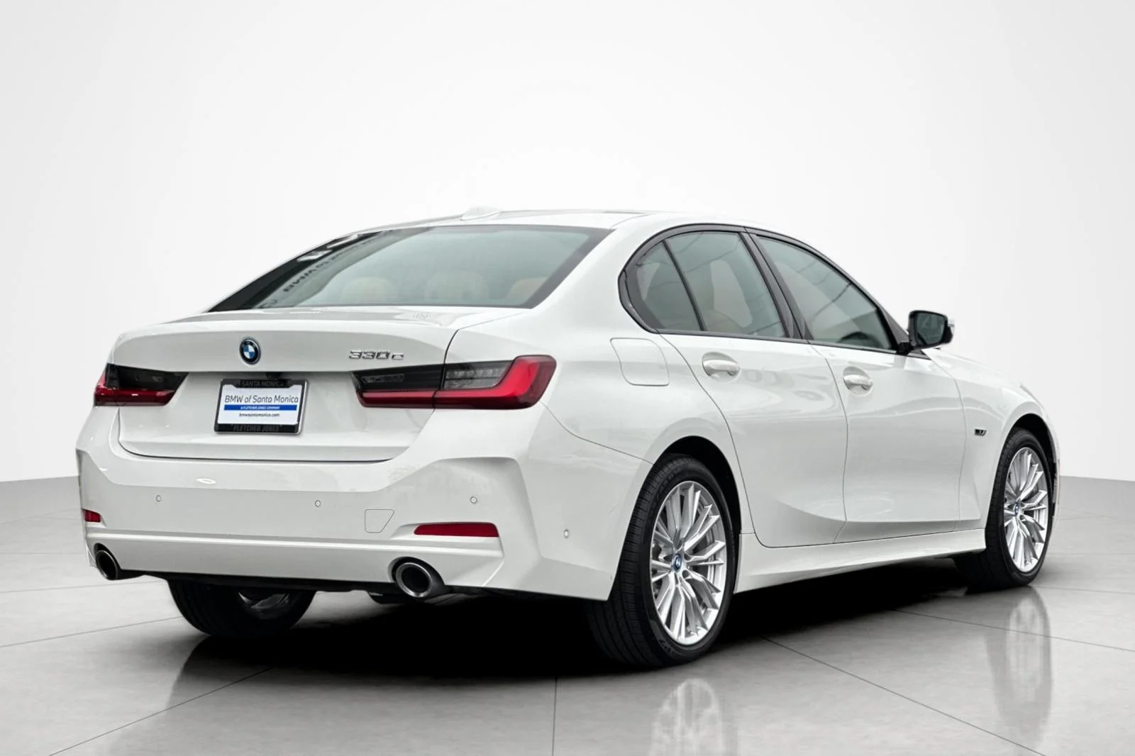 Used 2023 Alpine White BMW 330e image 5