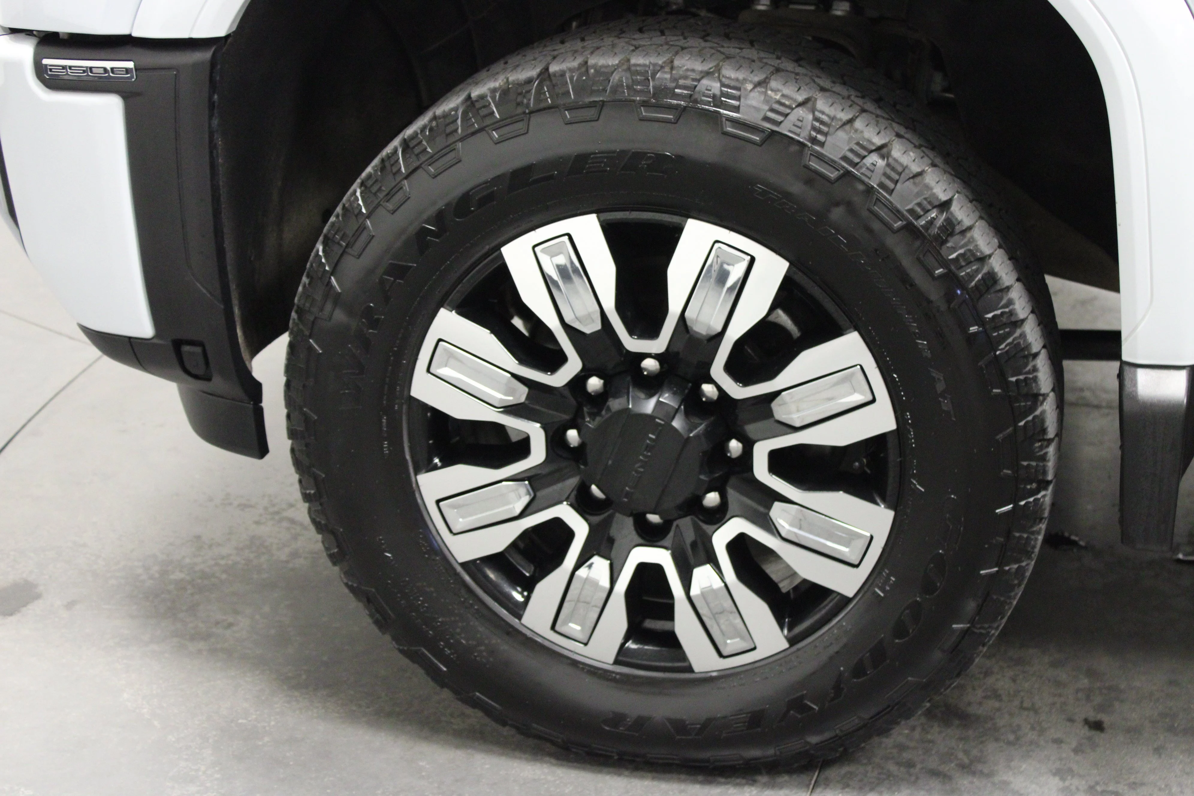Used 2026 Glacier White Tricoat GMC Denali image 10