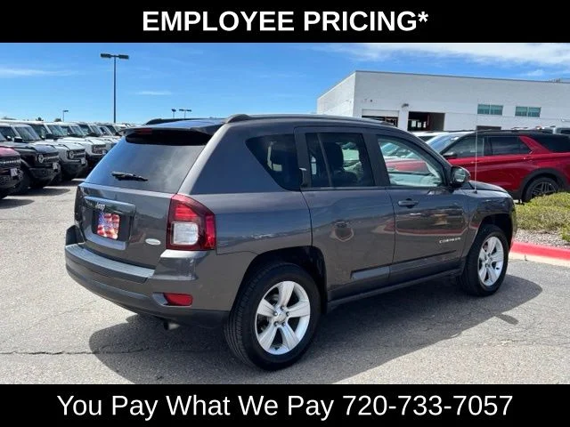 Used 2015 Gray Jeep Latitude image 5