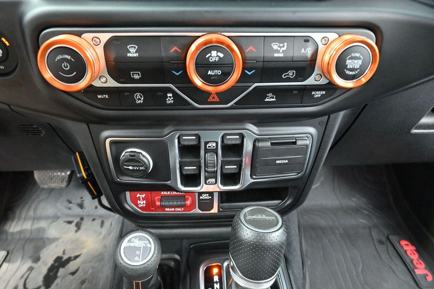 Used 2021 Sting-Gray Clearcoat Jeep Mojave image 21