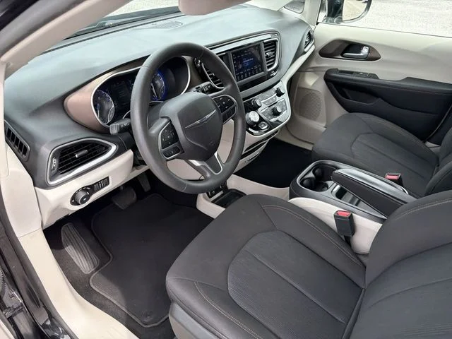 Used 2018 Black Chrysler Touring Plus image 19