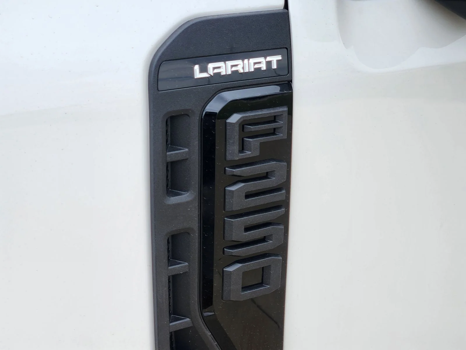 New 2026 Star White Metallic Tri-Coat Ford F-250® Lariat® image 8