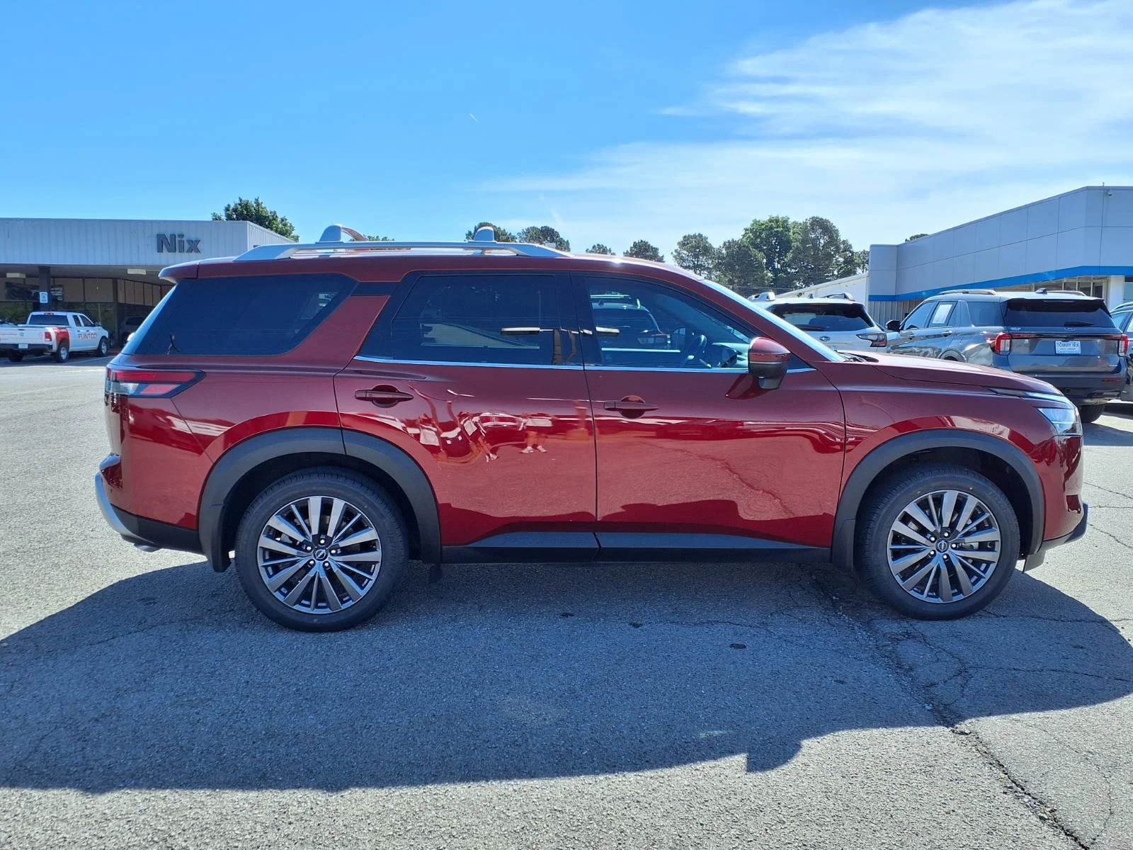Used 2023 Scarlet Ember Tintcoat Nissan SL image 22