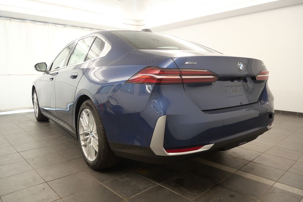 2025 BMW 5 Series 530i - Photo 5