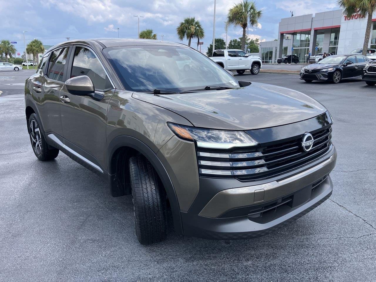 Used 2025 Brown (Canyon Bronze Metallic) Nissan SV image 7