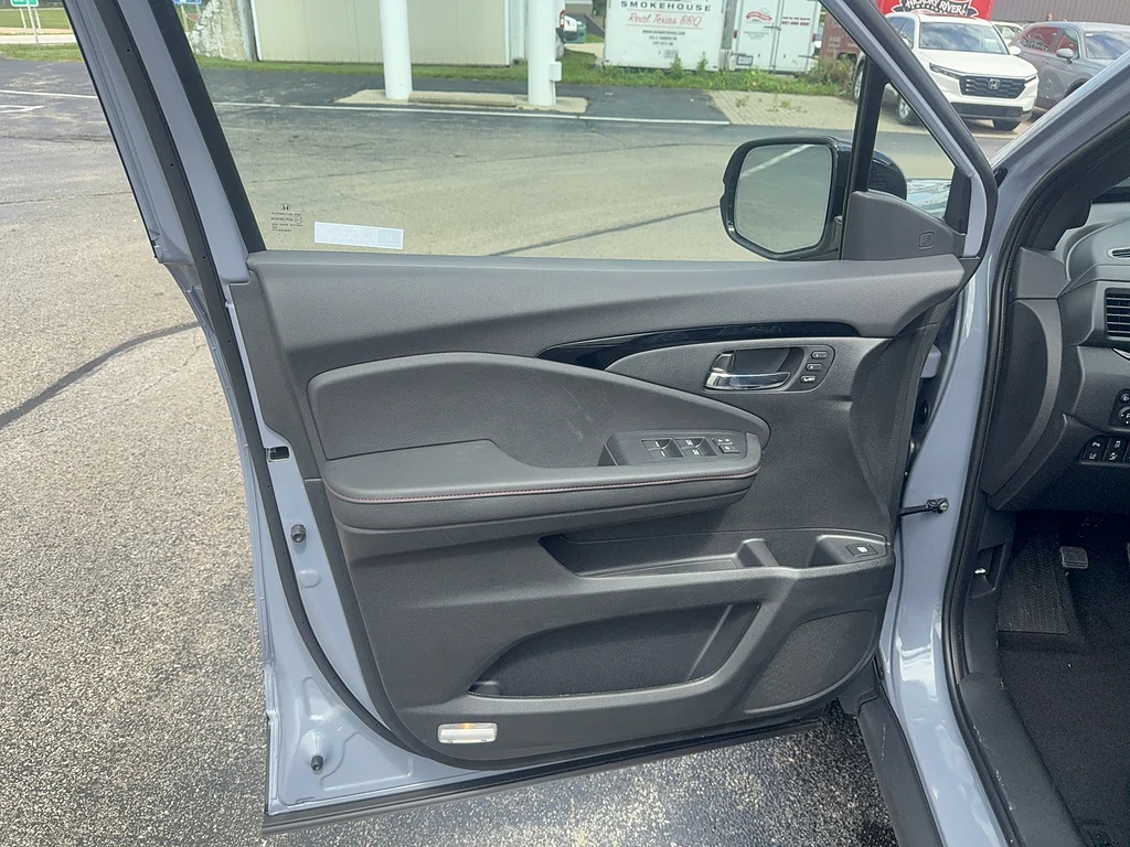 New 2026 Sonic Gray Pearl Honda Black Edition image 12