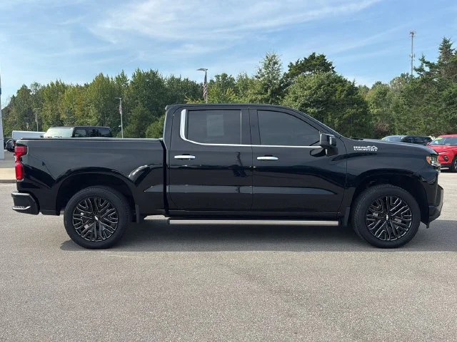 Used 2022 Black Chevrolet High Country image 10