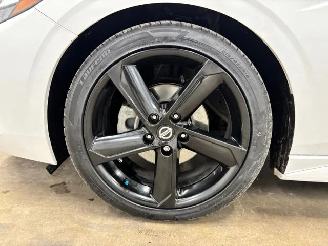 Used 2023 White Nissan SR image 7