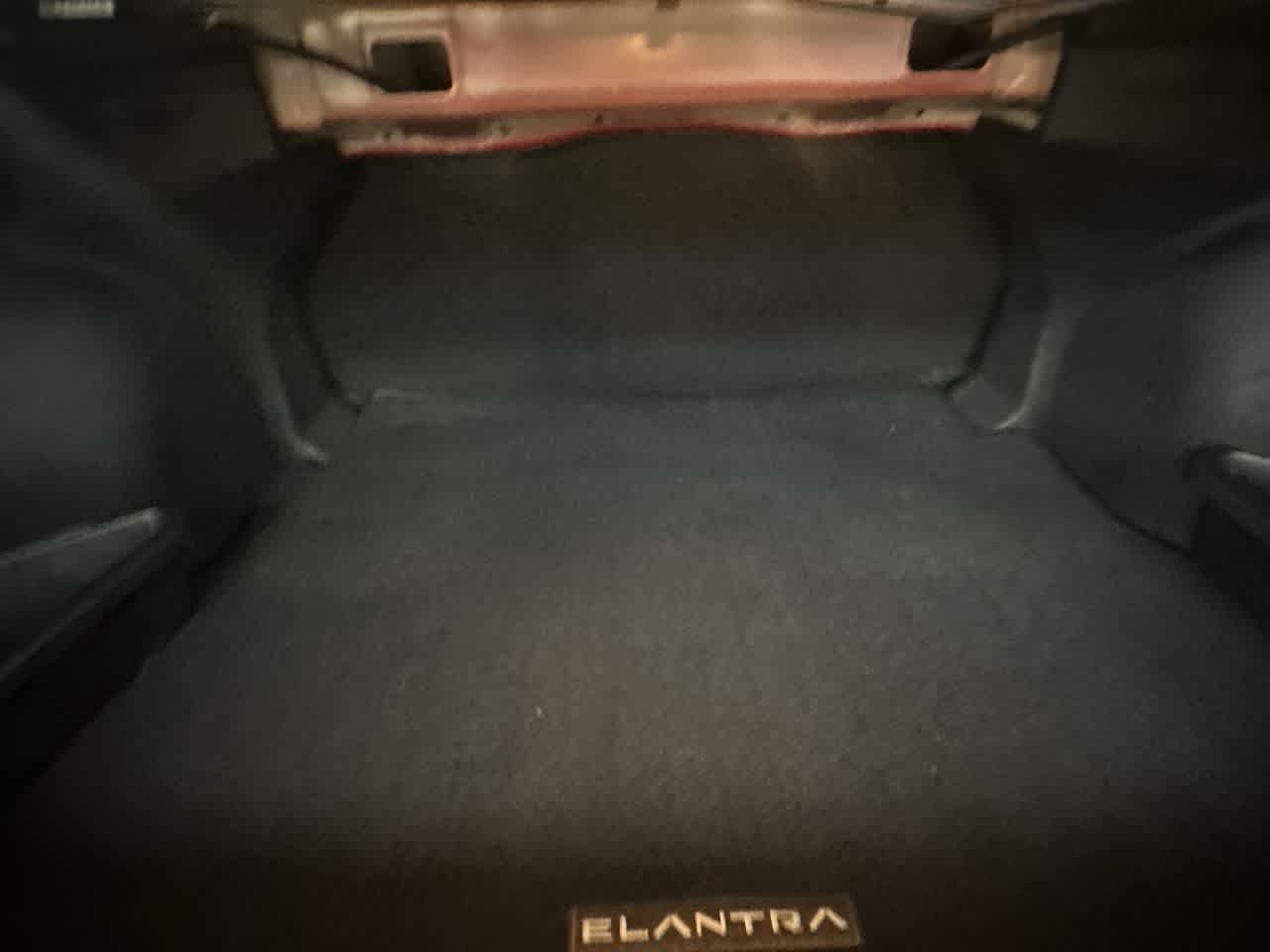 2025 Hyundai Elantra SE - Photo 25