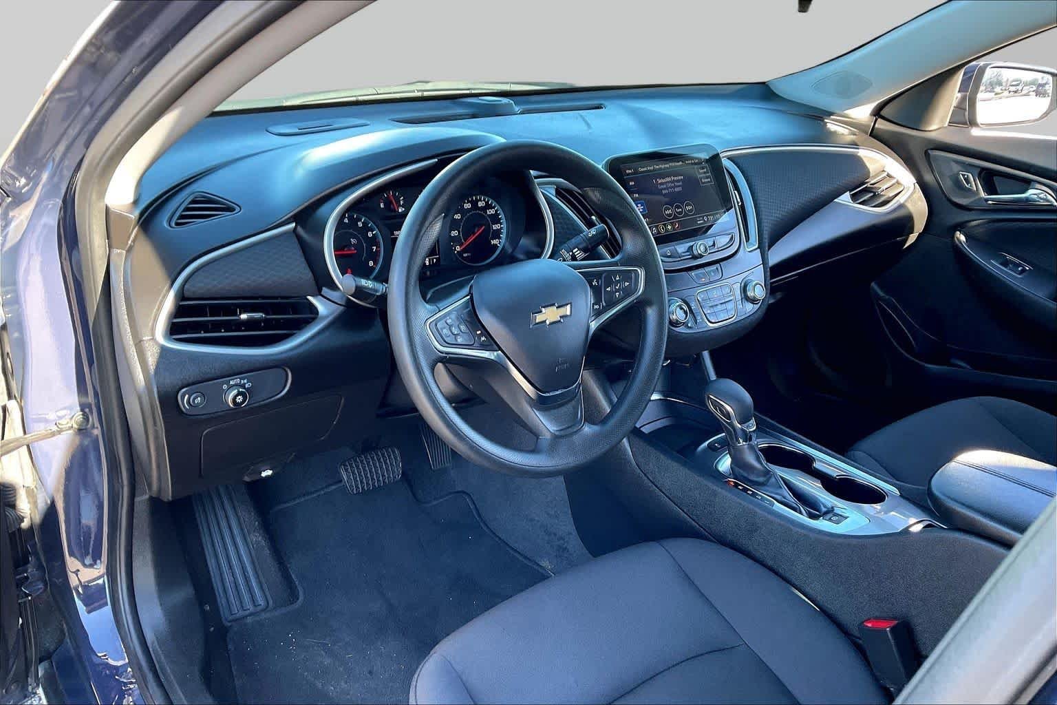 Used 2025 Night Chevrolet LT image 16