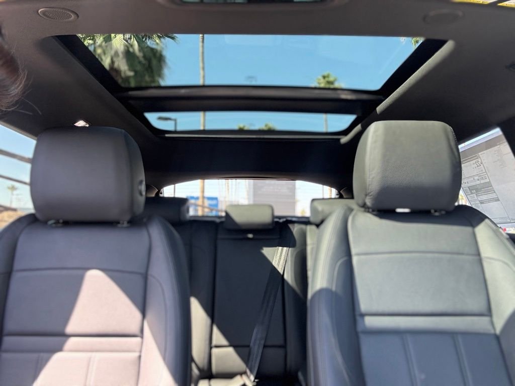 New 2026 Fuji White Land Rover Dynamic image 14