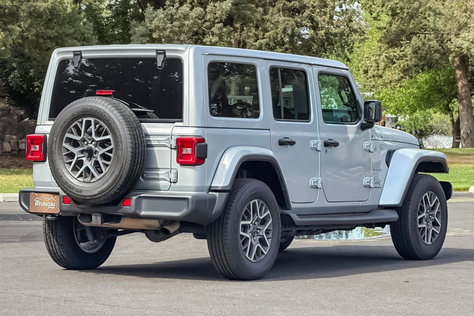 2024 Jeep Wrangler 4-Door Sahara - Photo 4