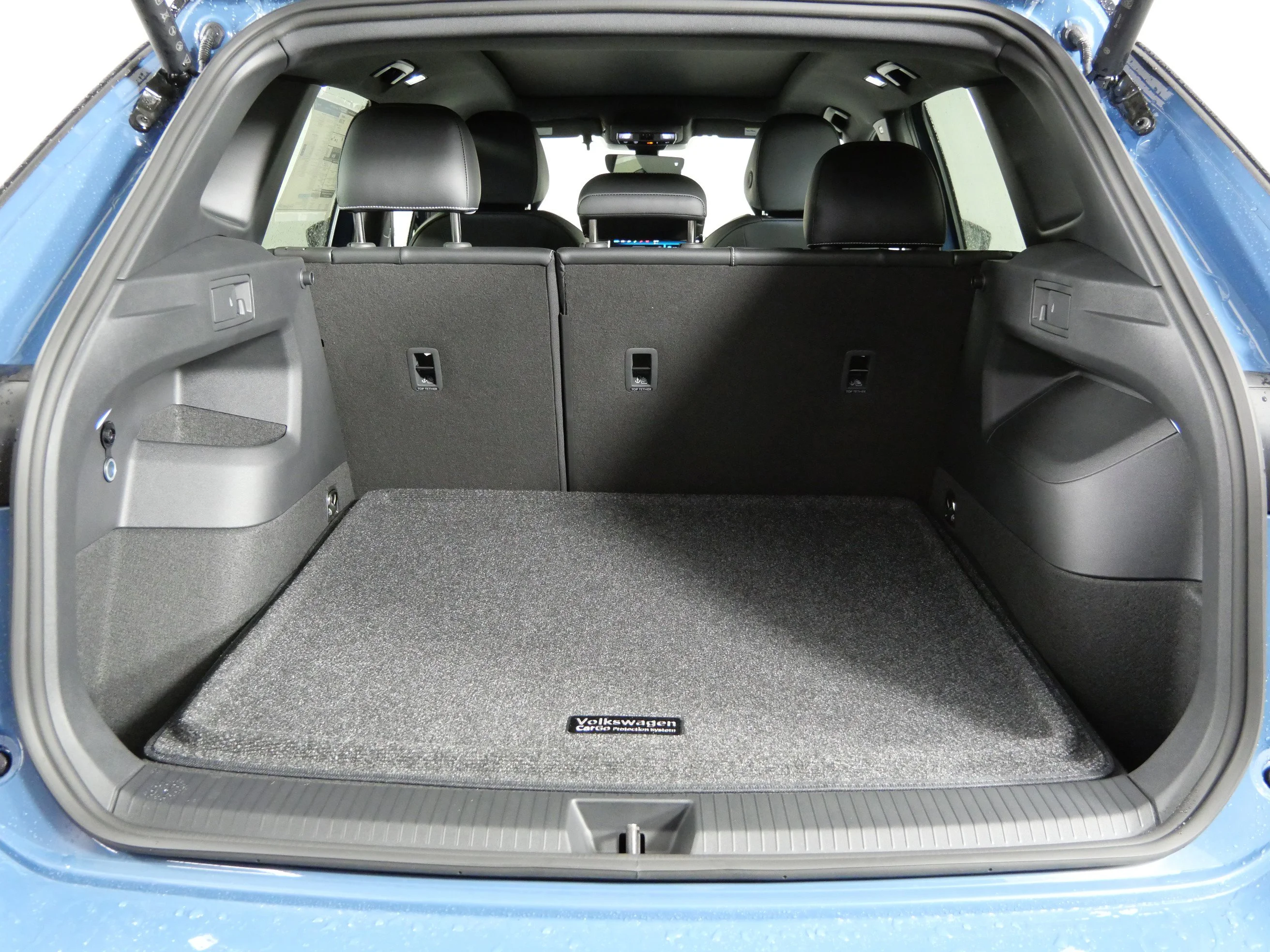 New 2026 Monterey Blue w/Deep Black Roof Volkswagen SE R-Line Black image 18