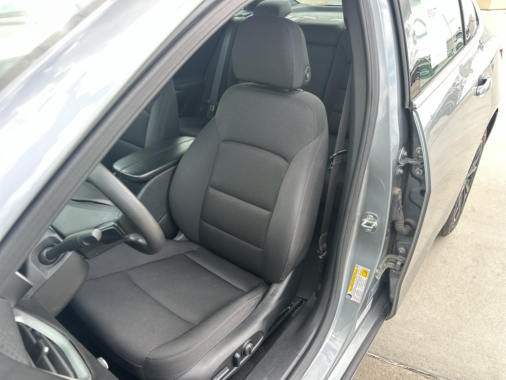 Used 2024 Sterling Grey Metallic Chevrolet LT (1LT) image 27