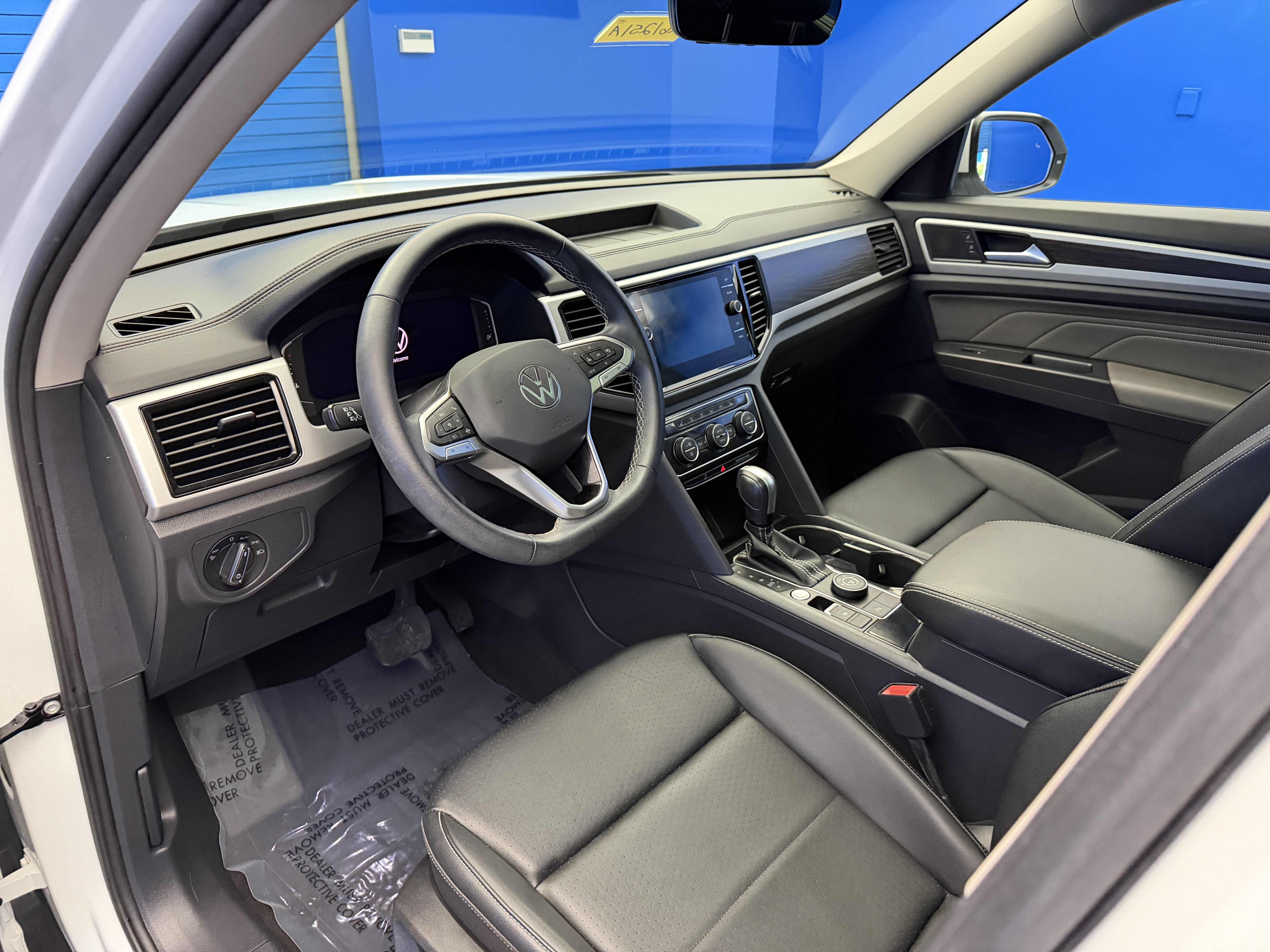 Used 2023 Pure White Volkswagen 3.6L V6 SE w/Technology image 11