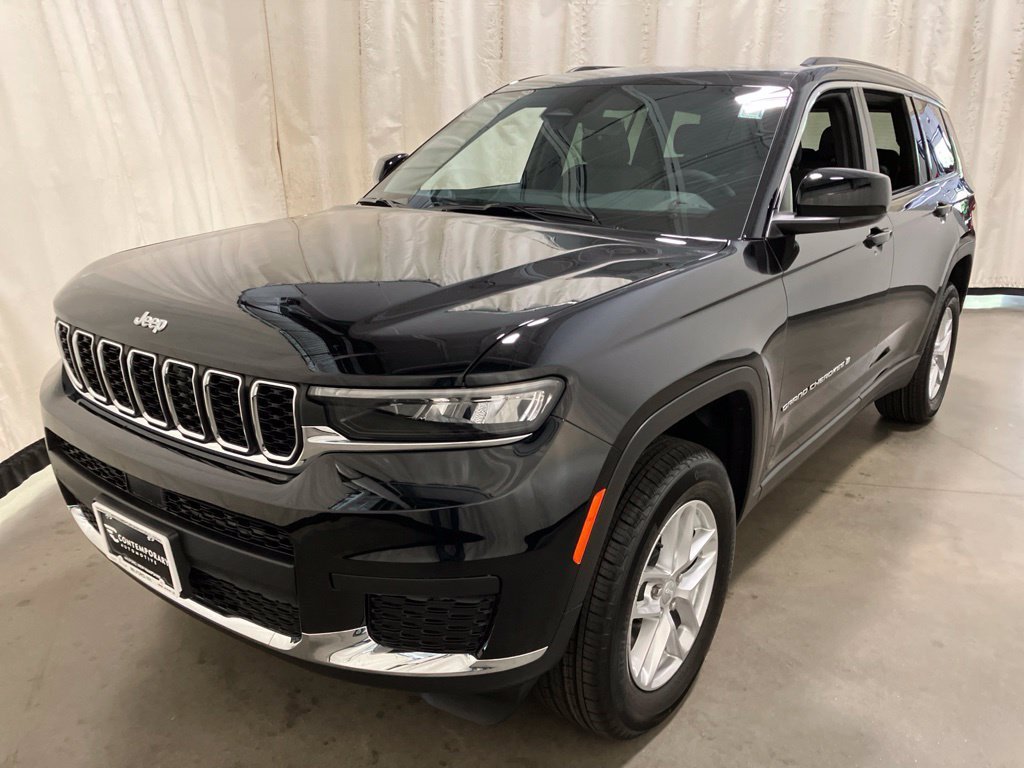 New 2026 Diamond Black Crystal Pearl-Coat Exterior Paint Jeep Laredo X image 22