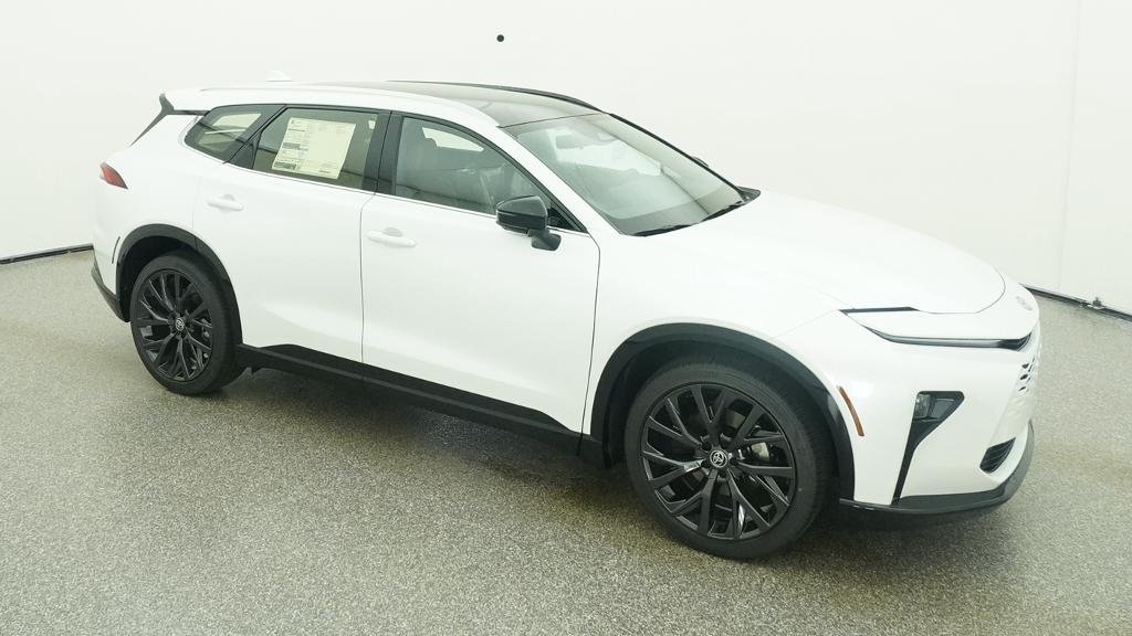 New 2026 Oxygen White Toyota Limited image 40