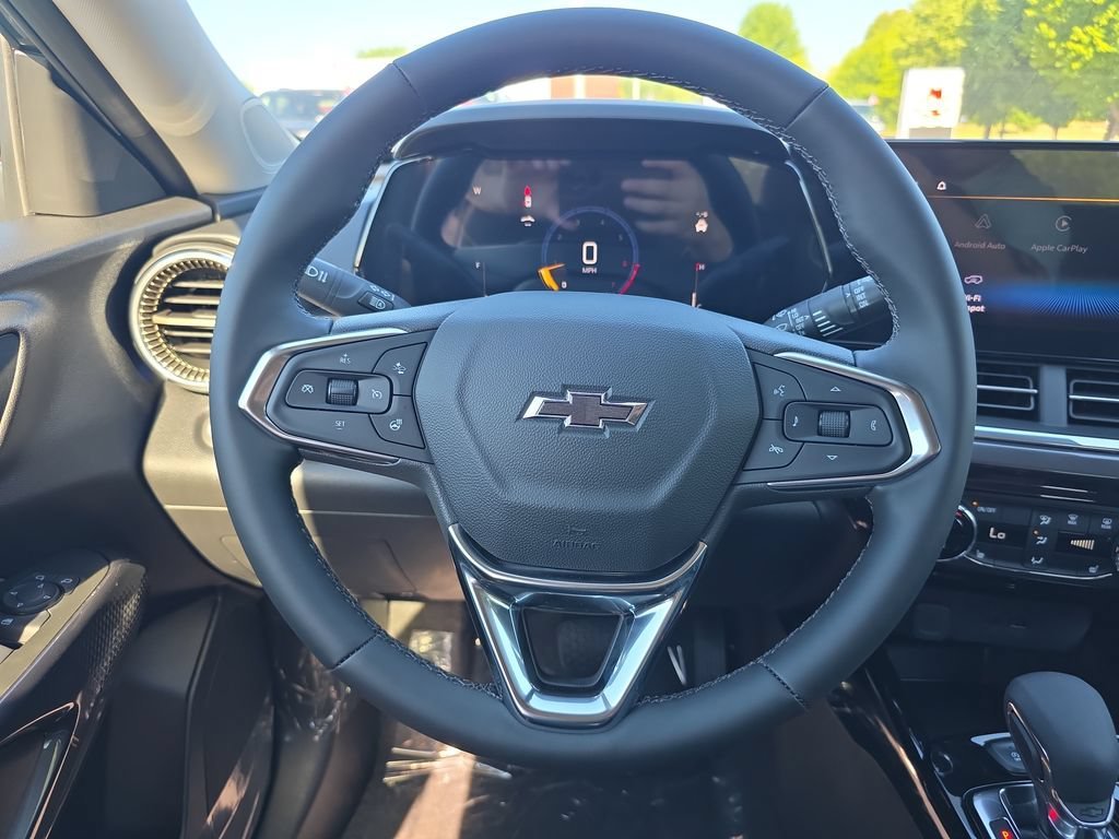 New 2026 Mosaic Black Metallic Chevrolet ACTIV image 15