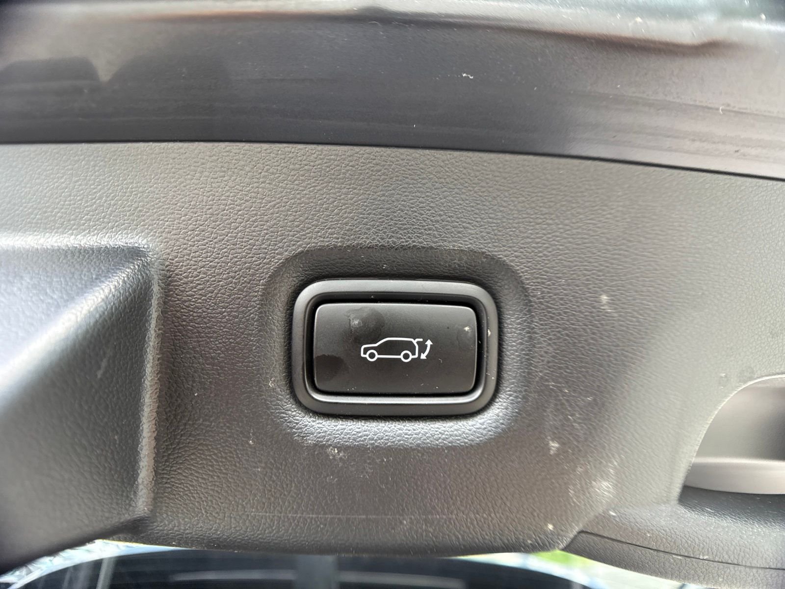 Used 2024 Black Hyundai SEL image 21
