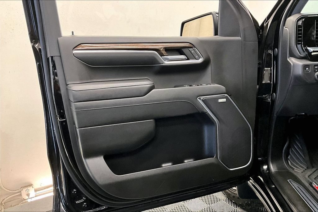 Used 2022 BLACK Chevrolet LT Trail Boss image 24