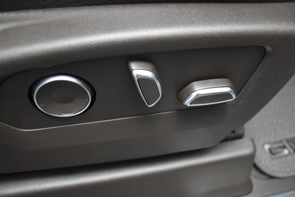 New 2026 Glacier White Tricoat GMC Denali image 29
