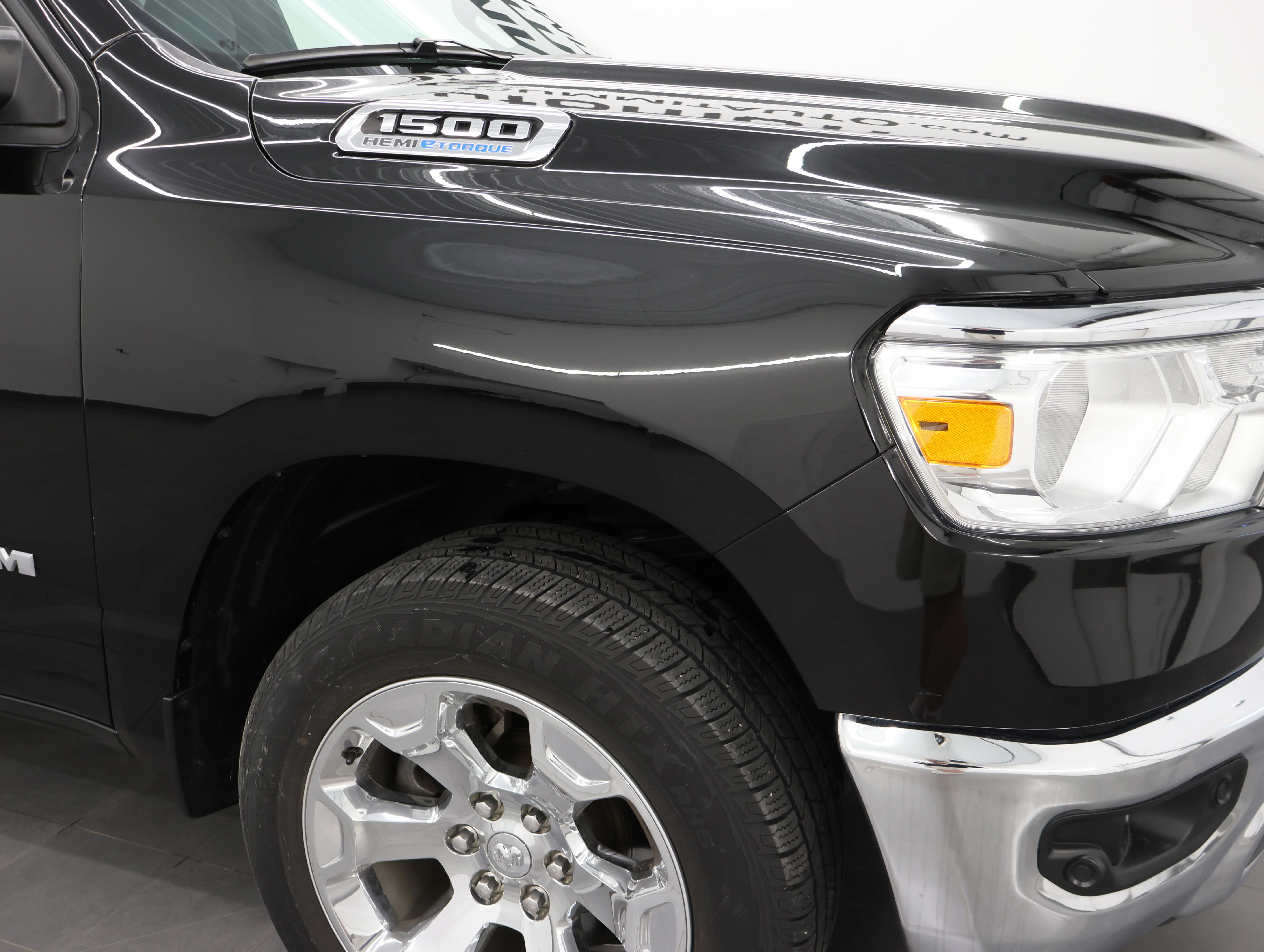 Used 2022 Diamond Black Crystal Pearlcoat Ram Big Horn/Lone Star image 22