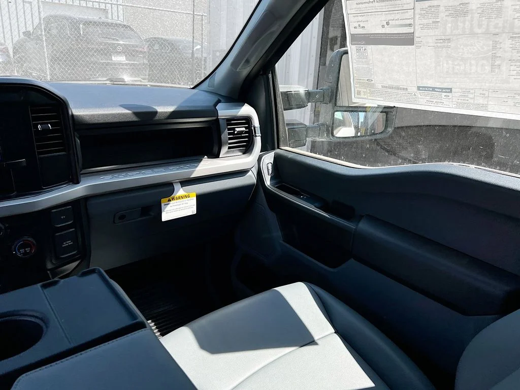 New 2025 Oxford White Ford XL image 25
