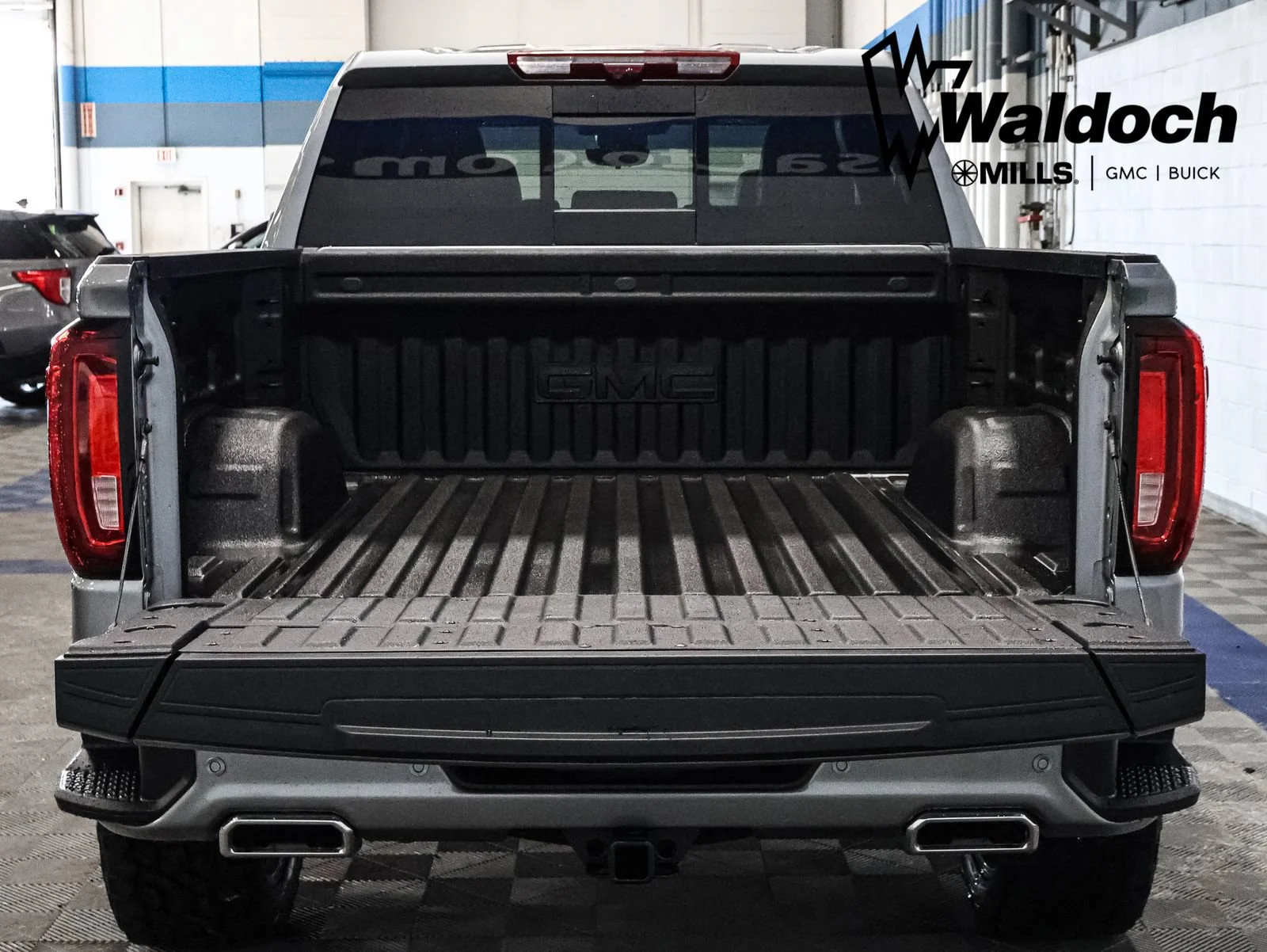 2026 GMC Sierra 1500 AT4 - Photo 18
