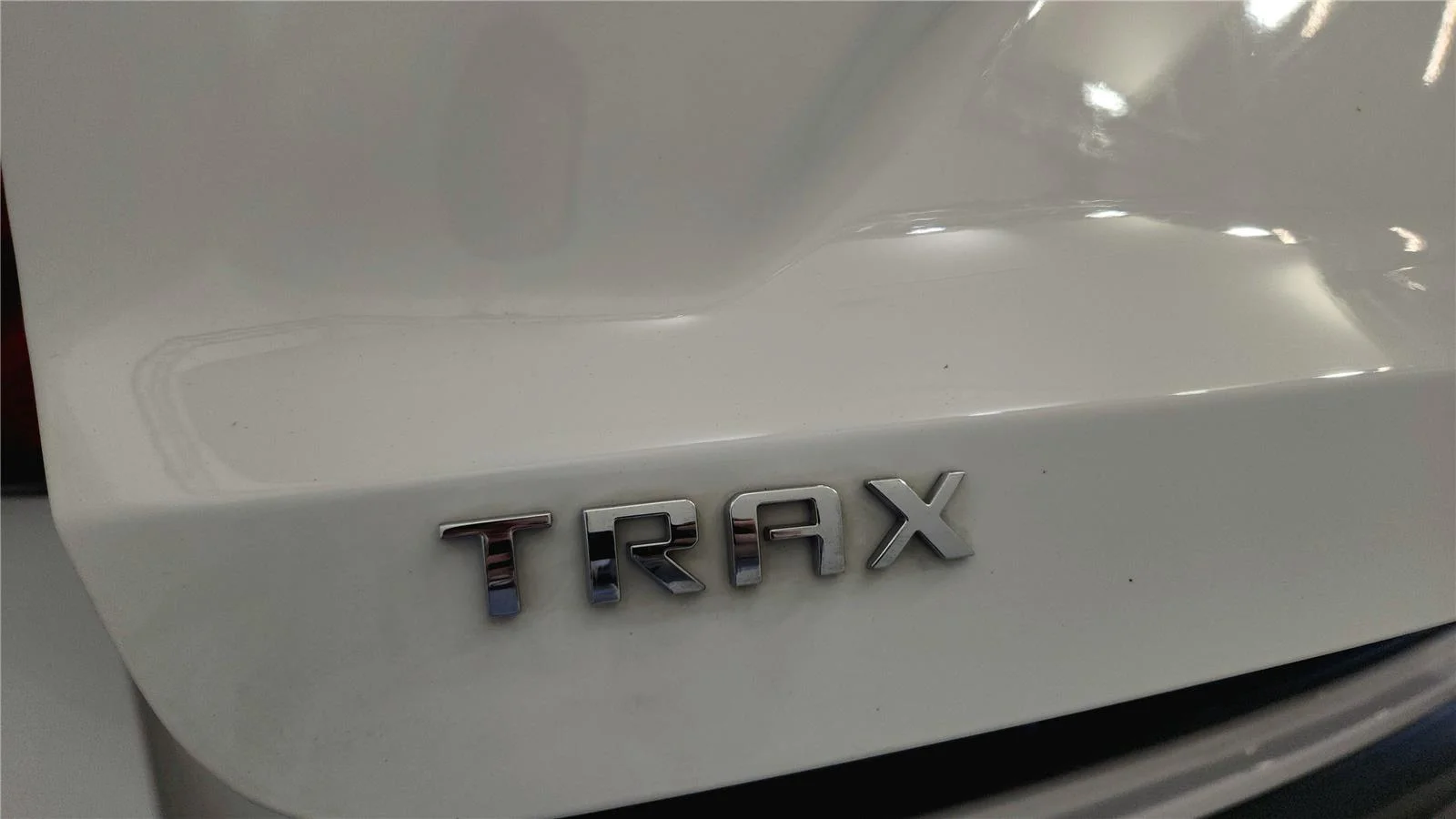 Used 2025 Summit White Chevrolet ACTIV image 17