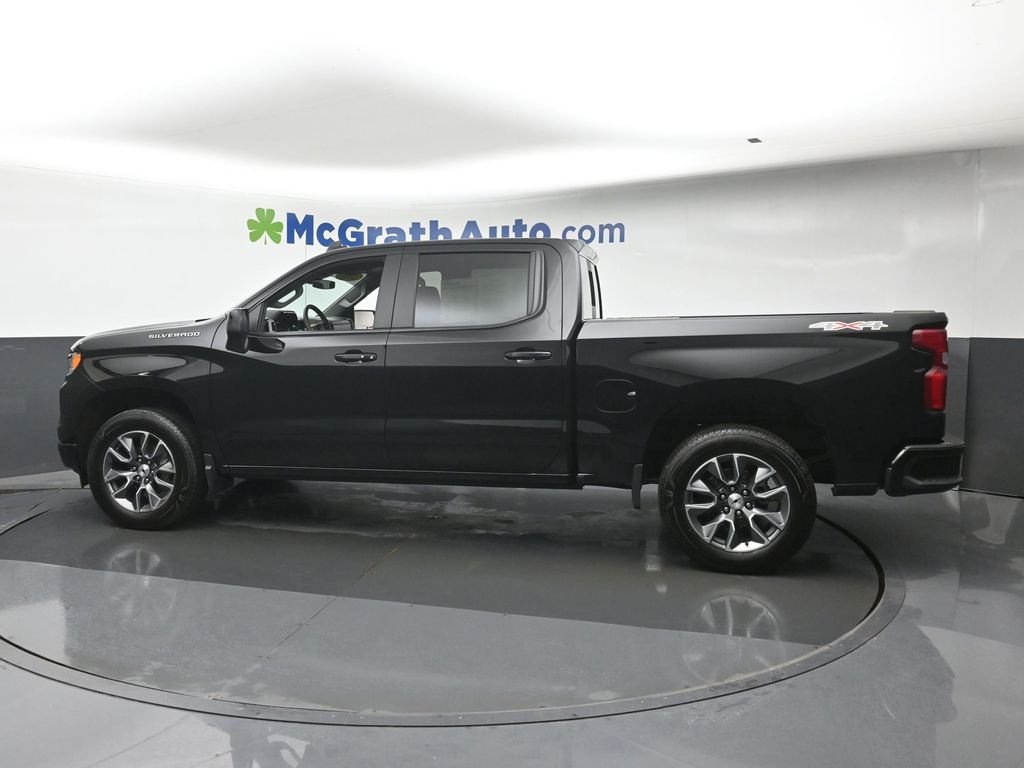 Used 2025 Black Chevrolet RST image 21