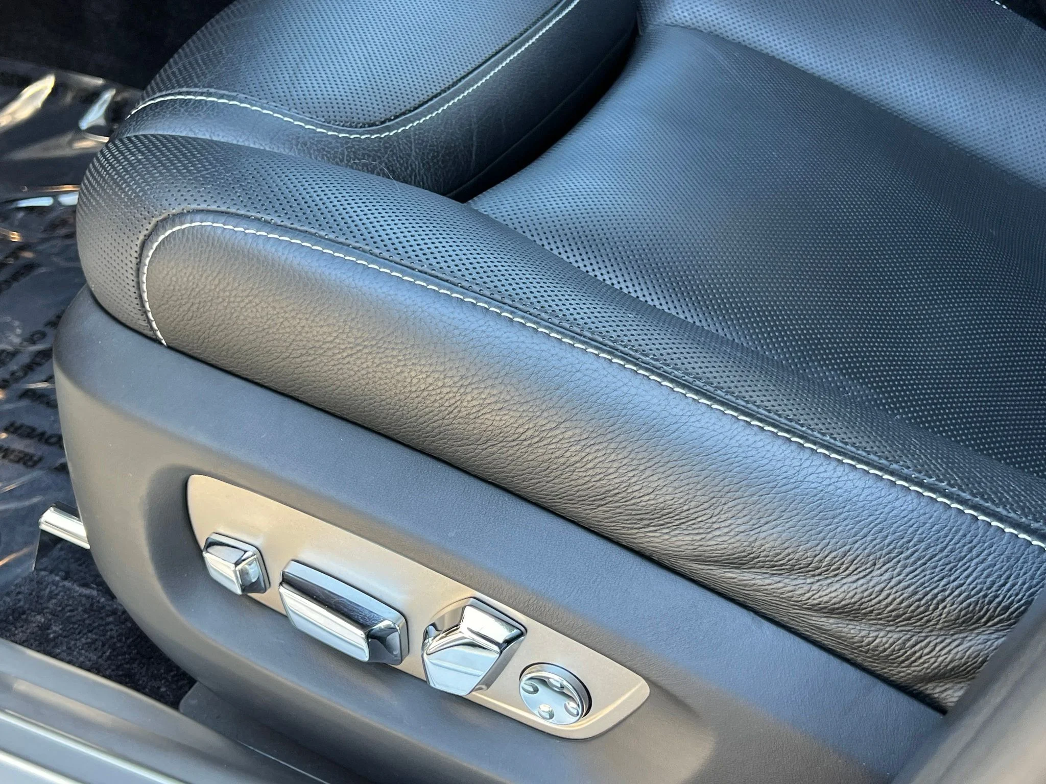 Used 2017 Black Rolls-Royce Base image 34