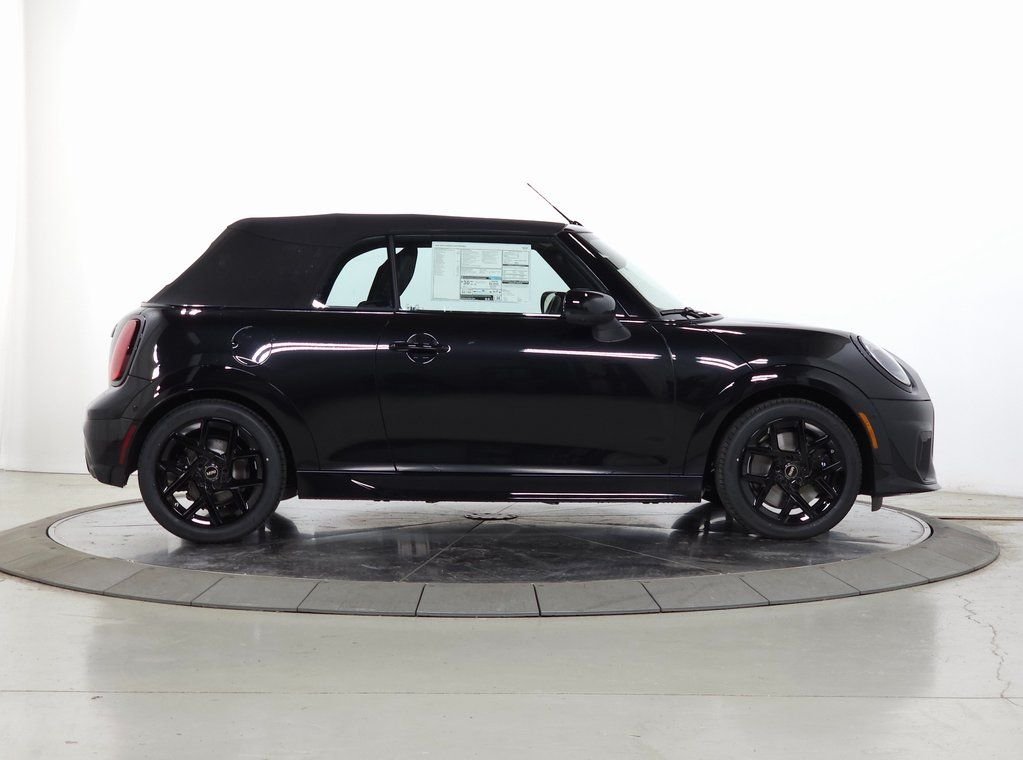 New 2026 Midnight Black MINI Iconic image 8
