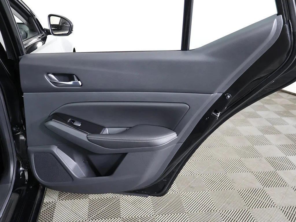 Used 2023 Black Nissan 2.5 SL image 27