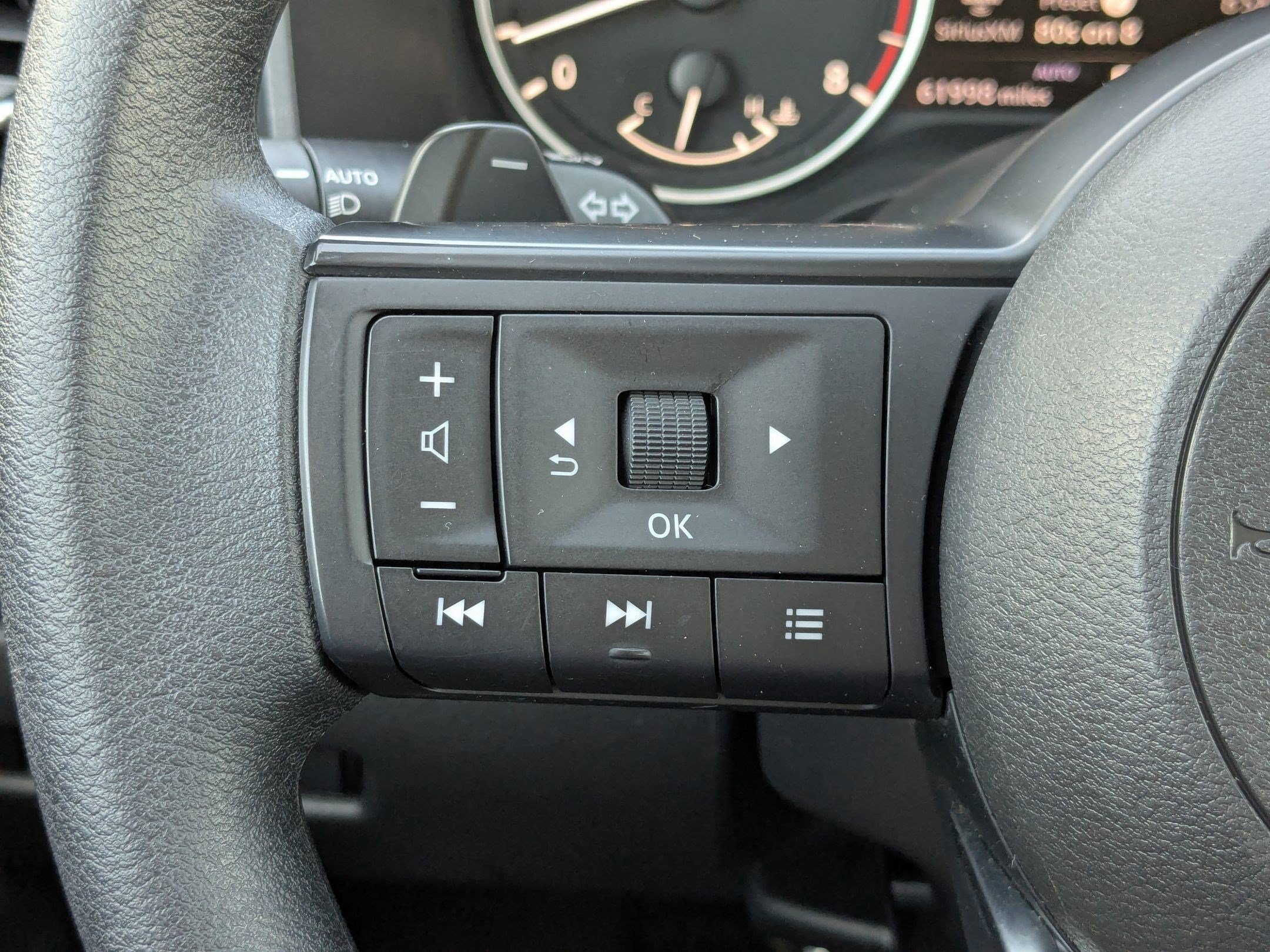 Used 2024 Deep Ocean Blue Pearl Nissan SV image 18