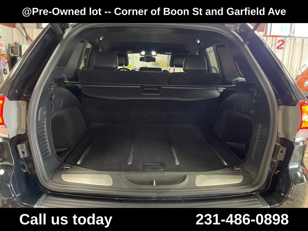 Used 2015 Green Jeep Limited image 22