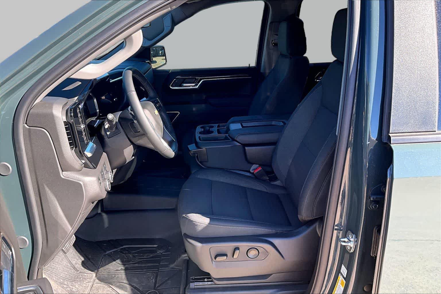 2026 Chevrolet Silverado 1500 LT - Photo 10