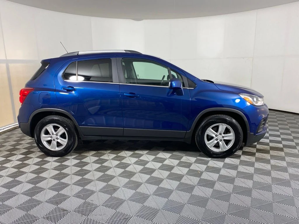 Used 2020 Chevrolet Trax LT with VIN 3GNCJLSB6LL192565 for sale in Lockport, NY
