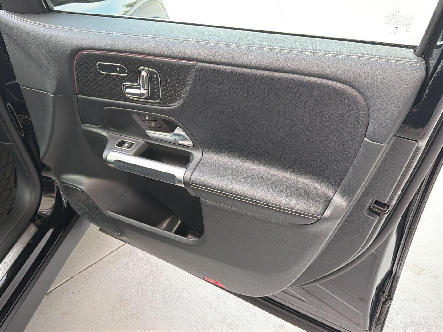 Used 2024 Night Black Mercedes-Benz GLB 250 image 14